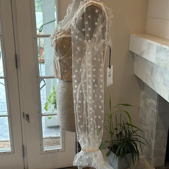 Runaway The Label Chloe White Spot Crop Top Size Medium NWTi - Picture 7 of 15